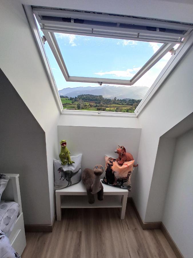 Duplex Con Vistas Al Picu Pienzu, Colunga Apartment Luaran gambar